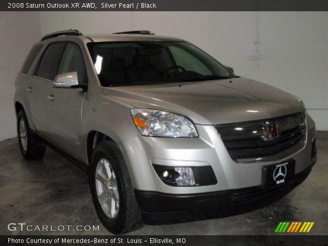 2008 Saturn Outlook XR AWD in Silver Pearl