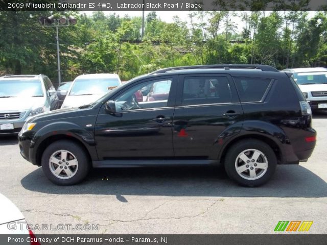 2009 Mitsubishi Outlander ES 4WD in Labrador Black Pearl