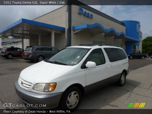 2001 Toyota Sienna XLE in Super White
