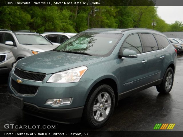 2009 Chevrolet Traverse LT in Silver Moss Metallic