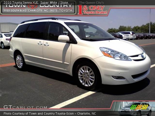 2010 Toyota Sienna XLE in Super White