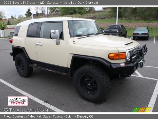 2008 Toyota FJ Cruiser 4WD in Sandstorm Metallic