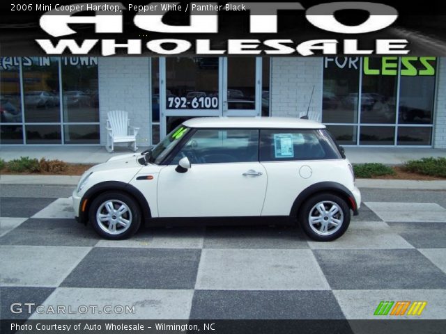 2006 Mini Cooper Hardtop in Pepper White