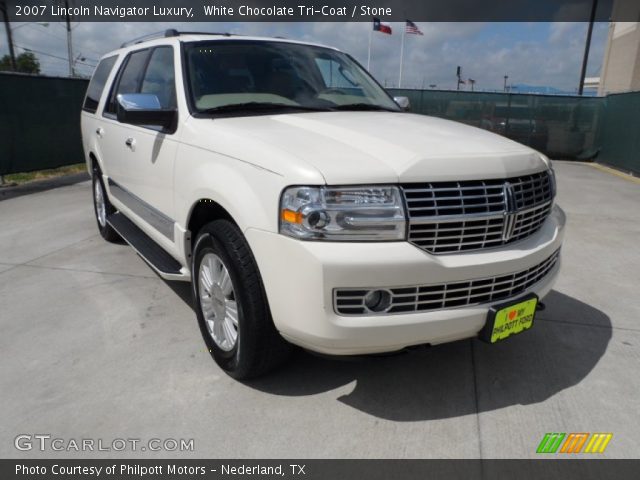 2007 Lincoln Navigator Luxury in White Chocolate Tri-Coat