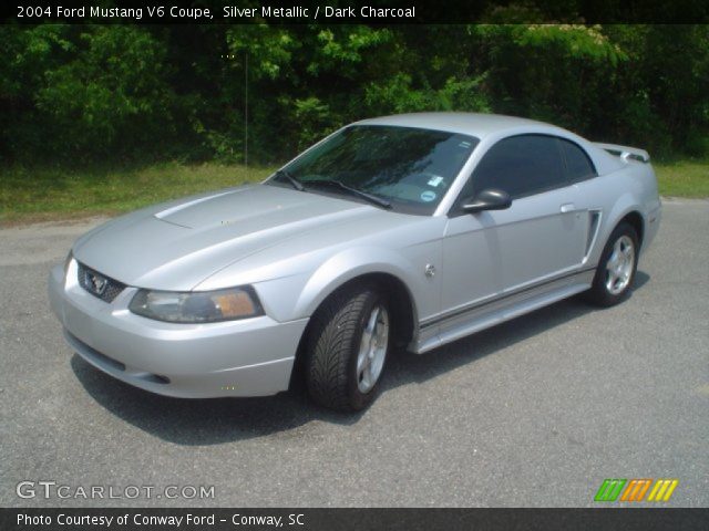 2004 Ford Mustang V6 Coupe in Silver Metallic