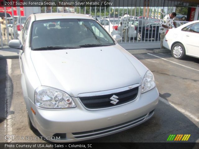 2007 Suzuki Forenza Sedan in Titanium Silver Metallic