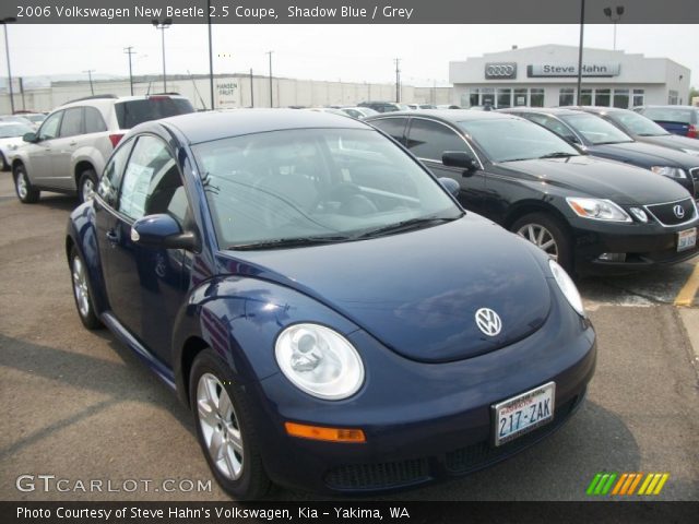 2006 Volkswagen New Beetle 2.5 Coupe in Shadow Blue