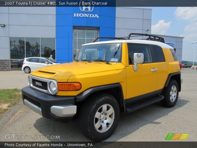 2007 Toyota FJ Cruiser 4WD in Sun Fusion