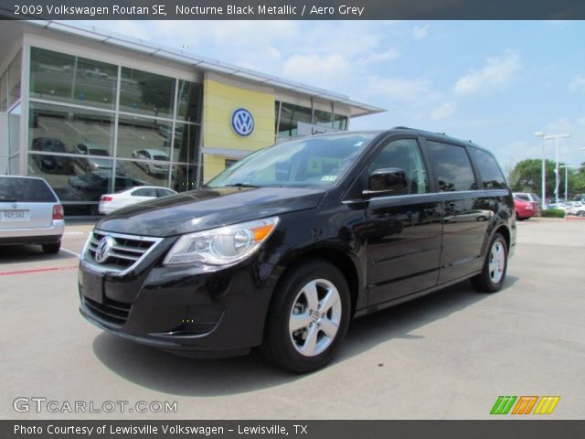 2009 Volkswagen Routan SE in Nocturne Black Metallic
