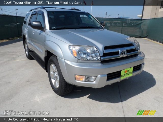 2005 Toyota 4Runner SR5 in Titanium Metallic