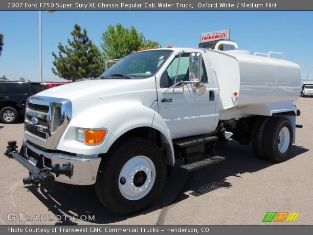 2007 Ford F750 Super Duty XL Chassis Regular Cab Water Truck in Oxford White