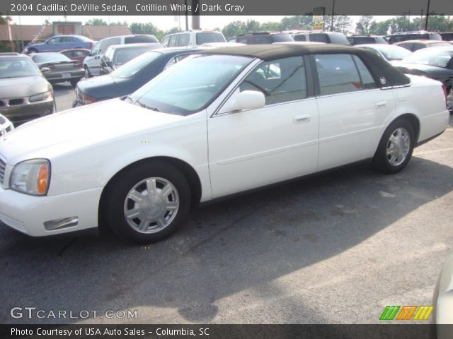 2004 Cadillac DeVille Sedan in Cotillion White