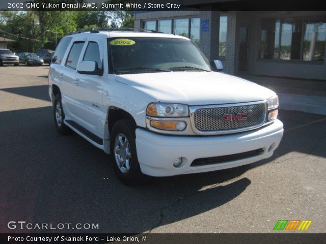 2002 GMC Yukon Denali AWD in Summit White