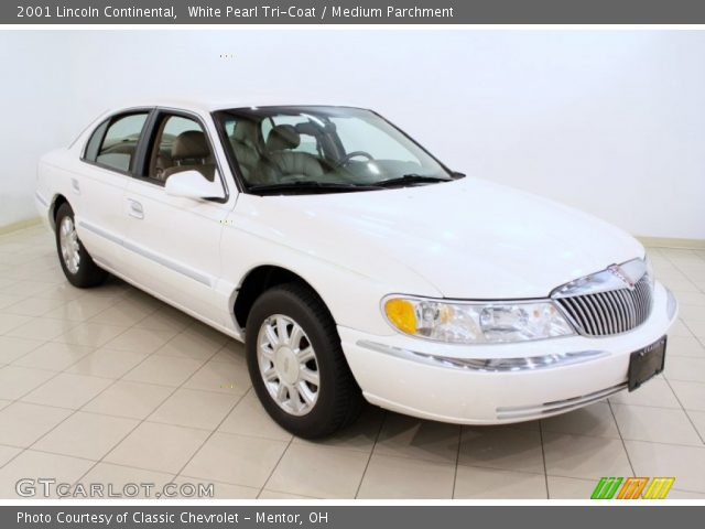 2001 Lincoln Continental  in White Pearl Tri-Coat