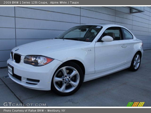 2009 BMW 1 Series 128i Coupe in Alpine White