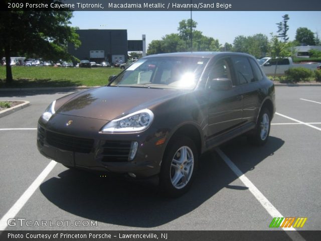 2009 Porsche Cayenne Tiptronic in Macadamia Metallic