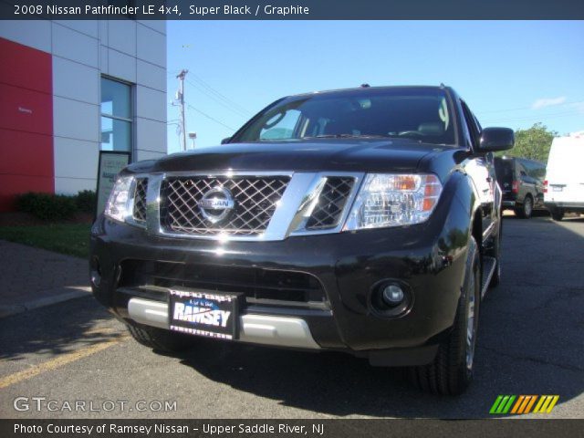 2008 Nissan Pathfinder LE 4x4 in Super Black