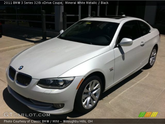 2011 BMW 3 Series 328i xDrive Coupe in Mineral White Metallic