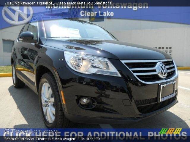 2011 Volkswagen Tiguan SE in Deep Black Metallic