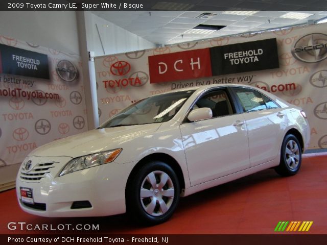 2009 Toyota Camry LE in Super White