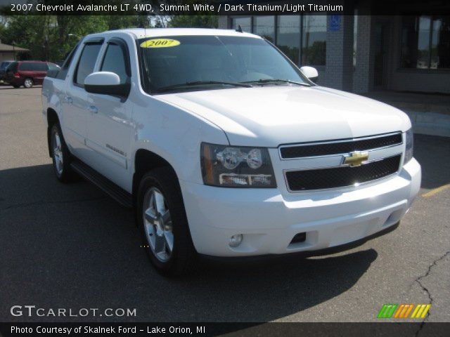 2007 Chevrolet Avalanche LT 4WD in Summit White