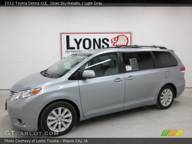2011 Toyota Sienna XLE in Silver Sky Metallic