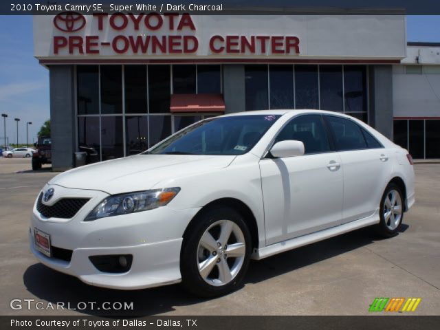 2010 Toyota Camry SE in Super White