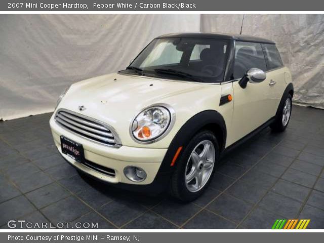 2007 Mini Cooper Hardtop in Pepper White