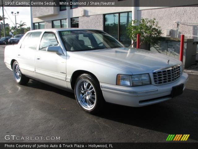 1997 Cadillac DeVille Sedan in White Diamond