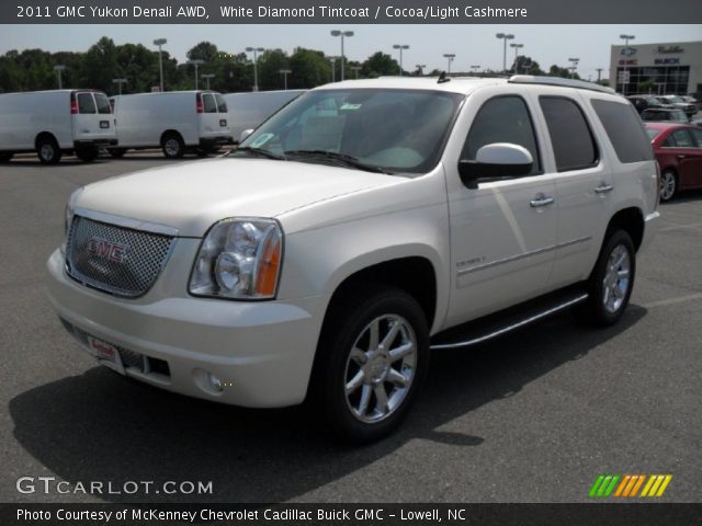 2011 GMC Yukon Denali AWD in White Diamond Tintcoat