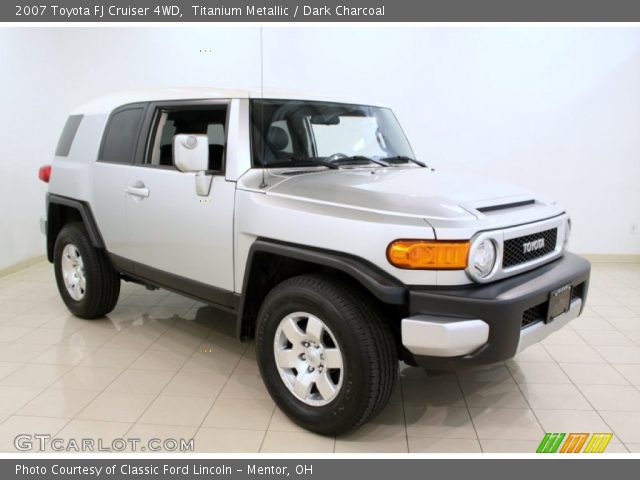 2007 Toyota FJ Cruiser 4WD in Titanium Metallic
