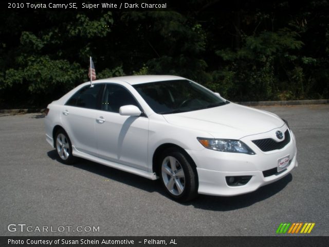 2010 Toyota Camry SE in Super White
