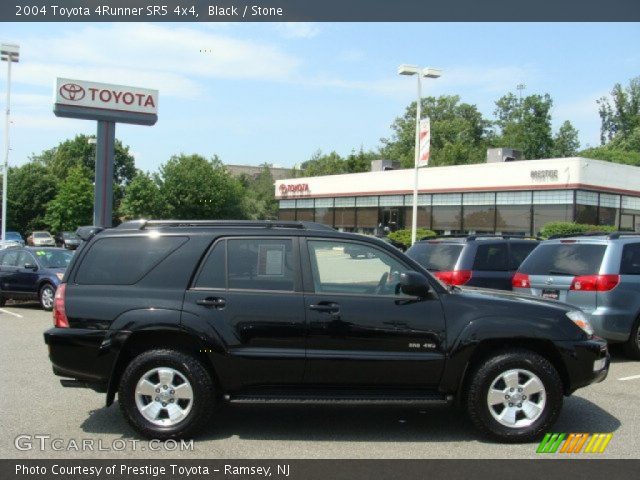 2004 Toyota 4Runner SR5 4x4 in Black