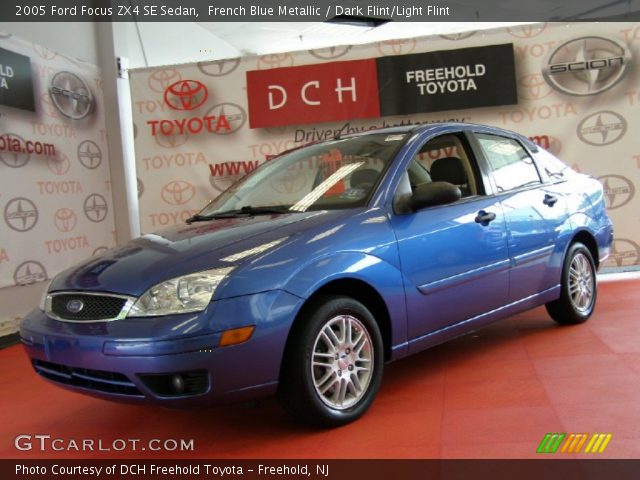 2005 Ford Focus ZX4 SE Sedan in French Blue Metallic