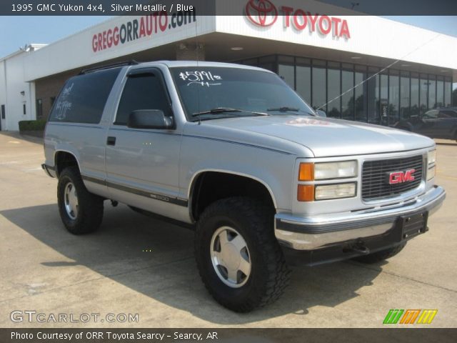 1995 GMC Yukon 4x4 in Silver Metallic