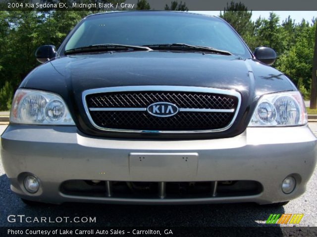 2004 Kia Sedona EX in Midnight Black
