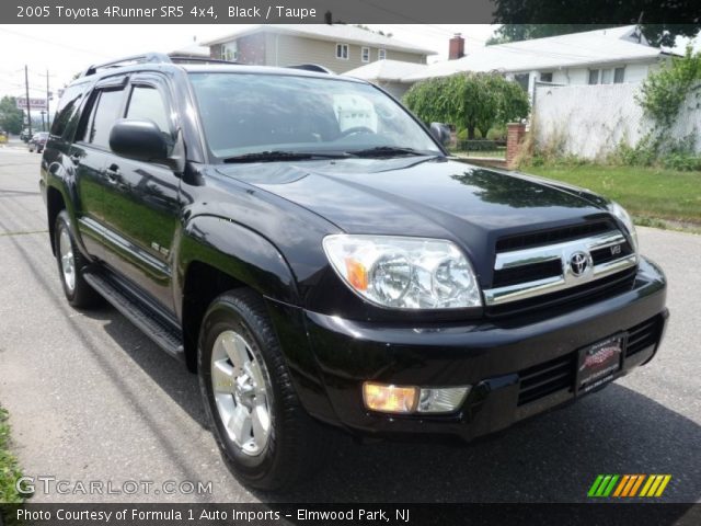 2005 Toyota 4Runner SR5 4x4 in Black