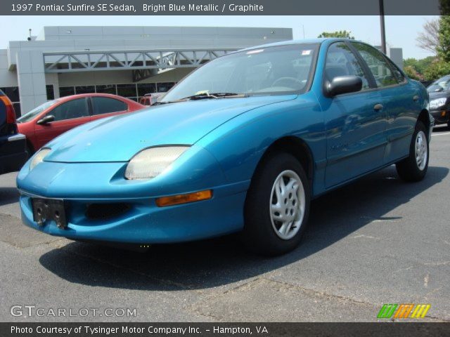 1997 Pontiac Sunfire SE Sedan in Bright Blue Metallic