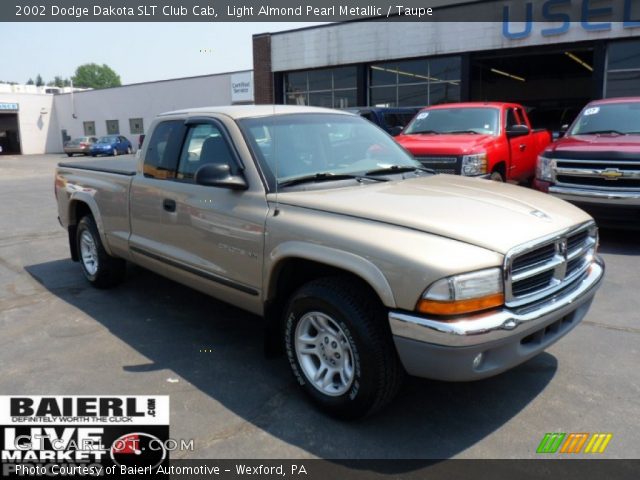 2002 Dodge Dakota SLT Club Cab in Light Almond Pearl Metallic