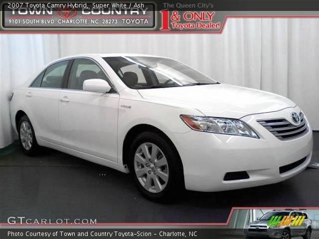2007 Toyota Camry Hybrid in Super White