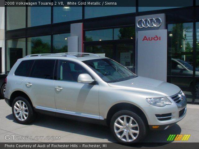 2008 Volkswagen Touareg 2 V8 in White Gold Metallic