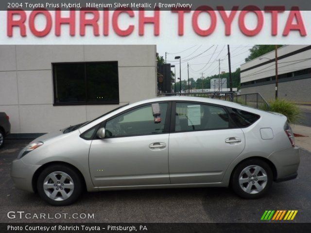 2004 Toyota Prius Hybrid in Millenium Silver Metallic