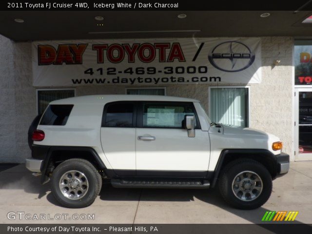 2011 Toyota FJ Cruiser 4WD in Iceberg White