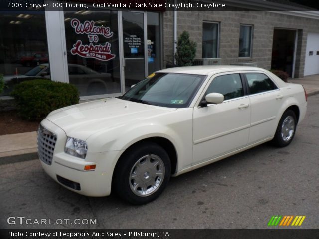 2005 Chrysler 300 Touring in Cool Vanilla