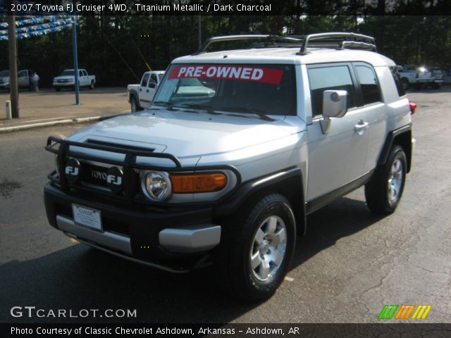 2007 Toyota FJ Cruiser 4WD in Titanium Metallic