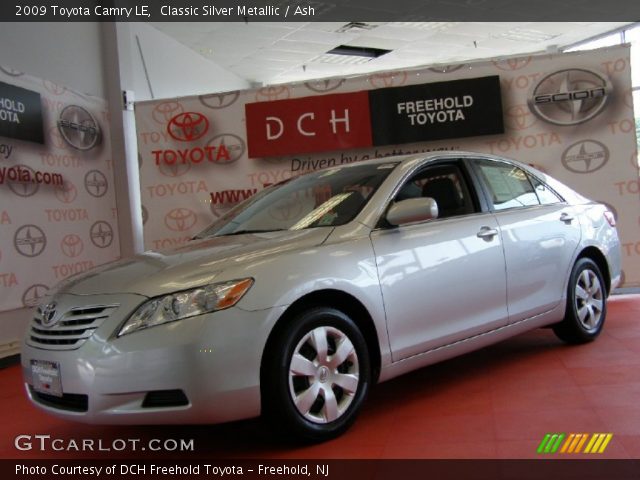 2009 Toyota Camry LE in Classic Silver Metallic