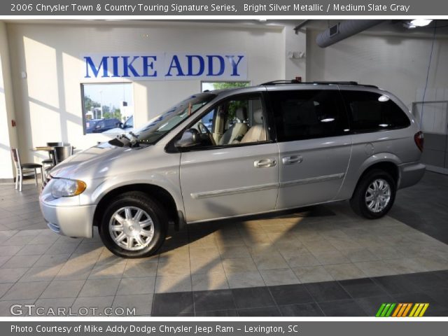 2006 Chrysler Town & Country Touring Signature Series in Bright Silver Metallic
