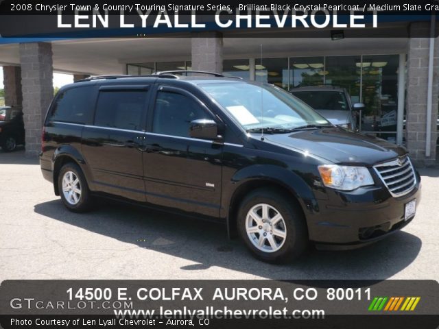 2008 Chrysler Town & Country Touring Signature Series in Brilliant Black Crystal Pearlcoat