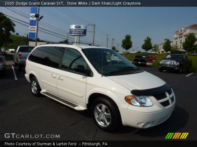 2005 Dodge Grand Caravan SXT in Stone White