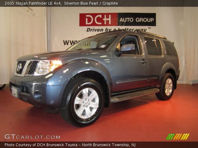 2005 Nissan Pathfinder LE 4x4 in Silverton Blue Pearl